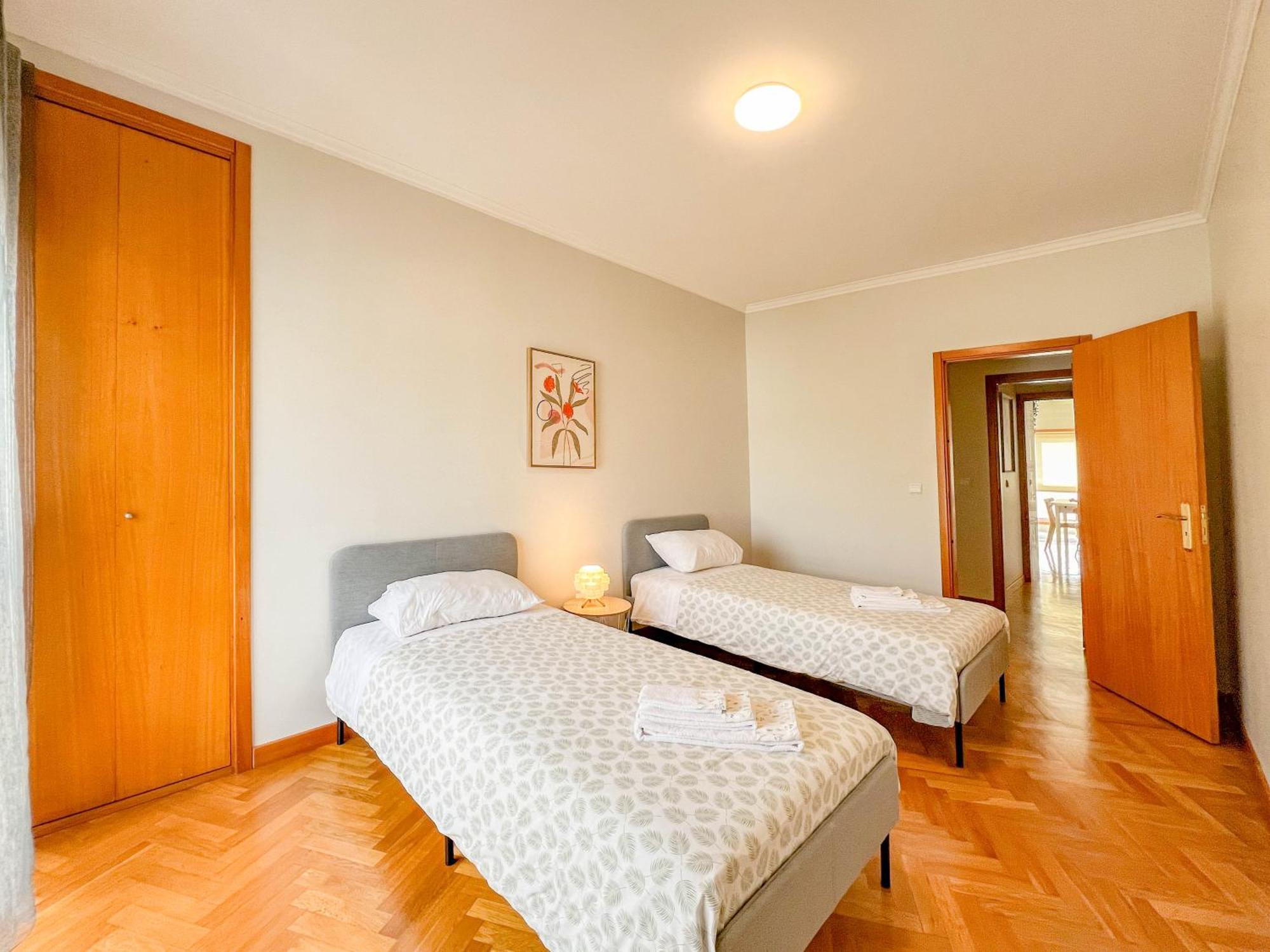 Comfortable Apartment In Viana Do Castelo Esterno foto