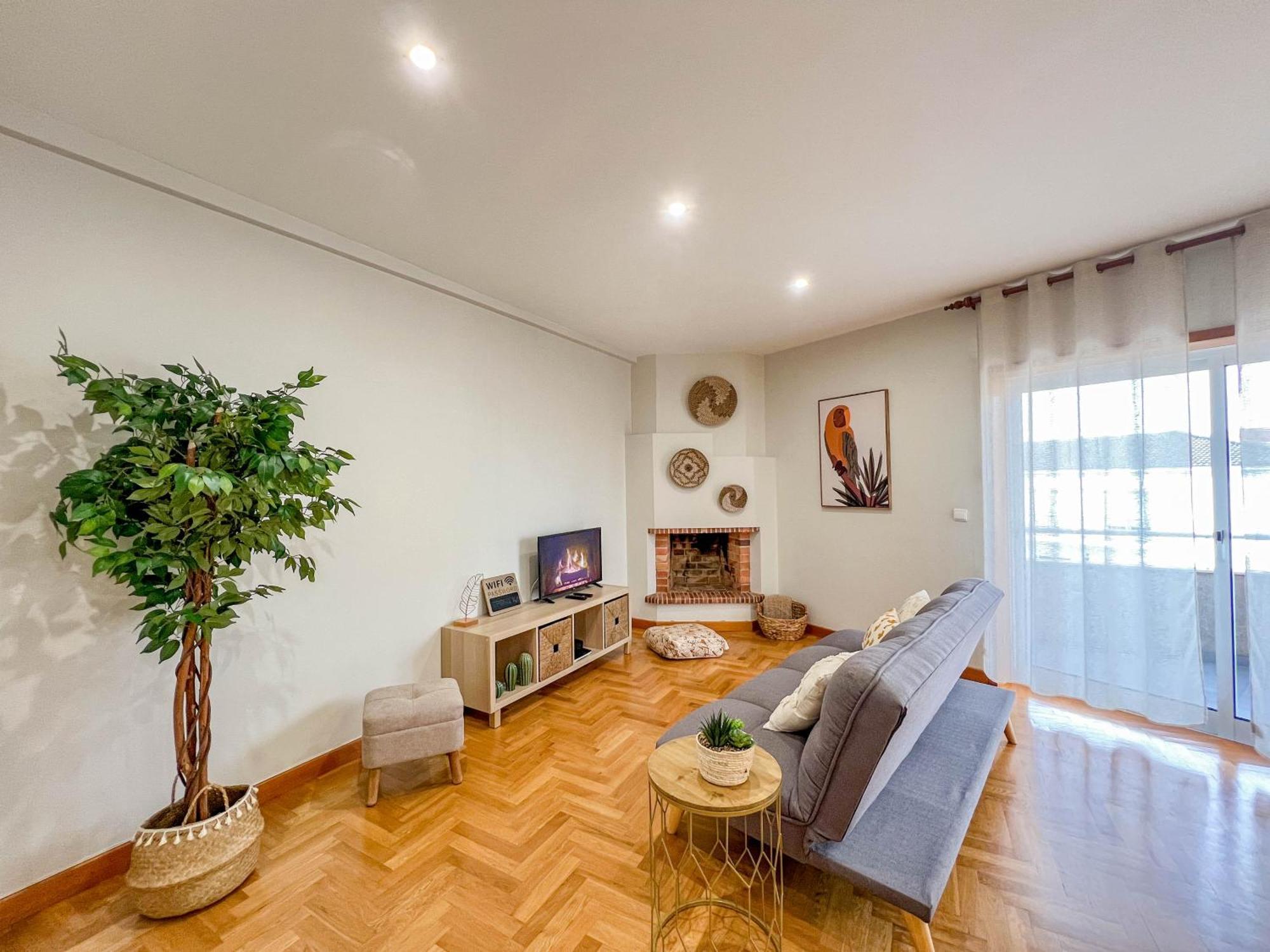 Comfortable Apartment In Viana Do Castelo Esterno foto