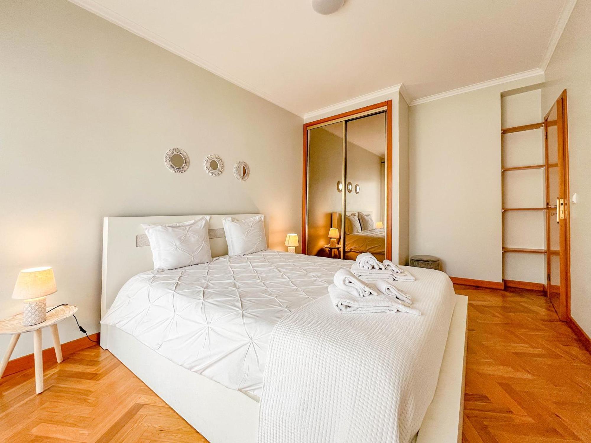 Comfortable Apartment In Viana Do Castelo Esterno foto